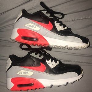 Boys Nike air max’s shoes size 3.5